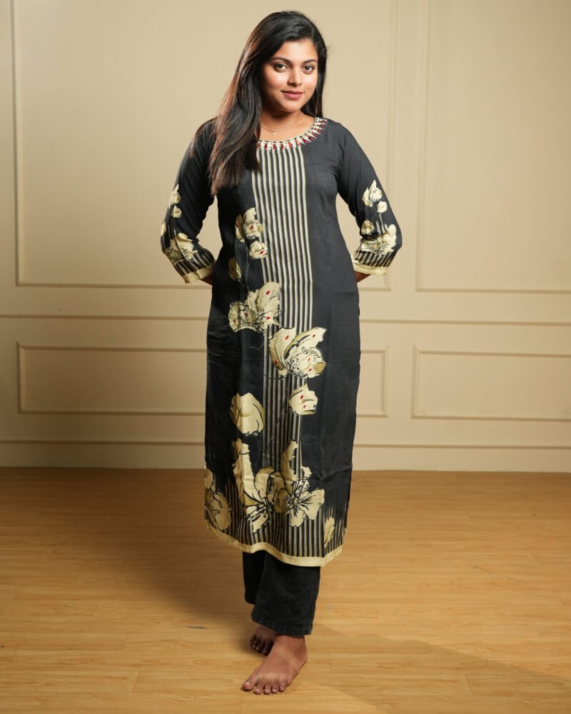 Black Floral Printed Straight Kurti