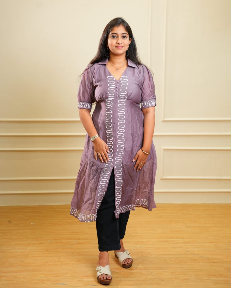 Mauve Embroidered Straight Ethnic Kurta