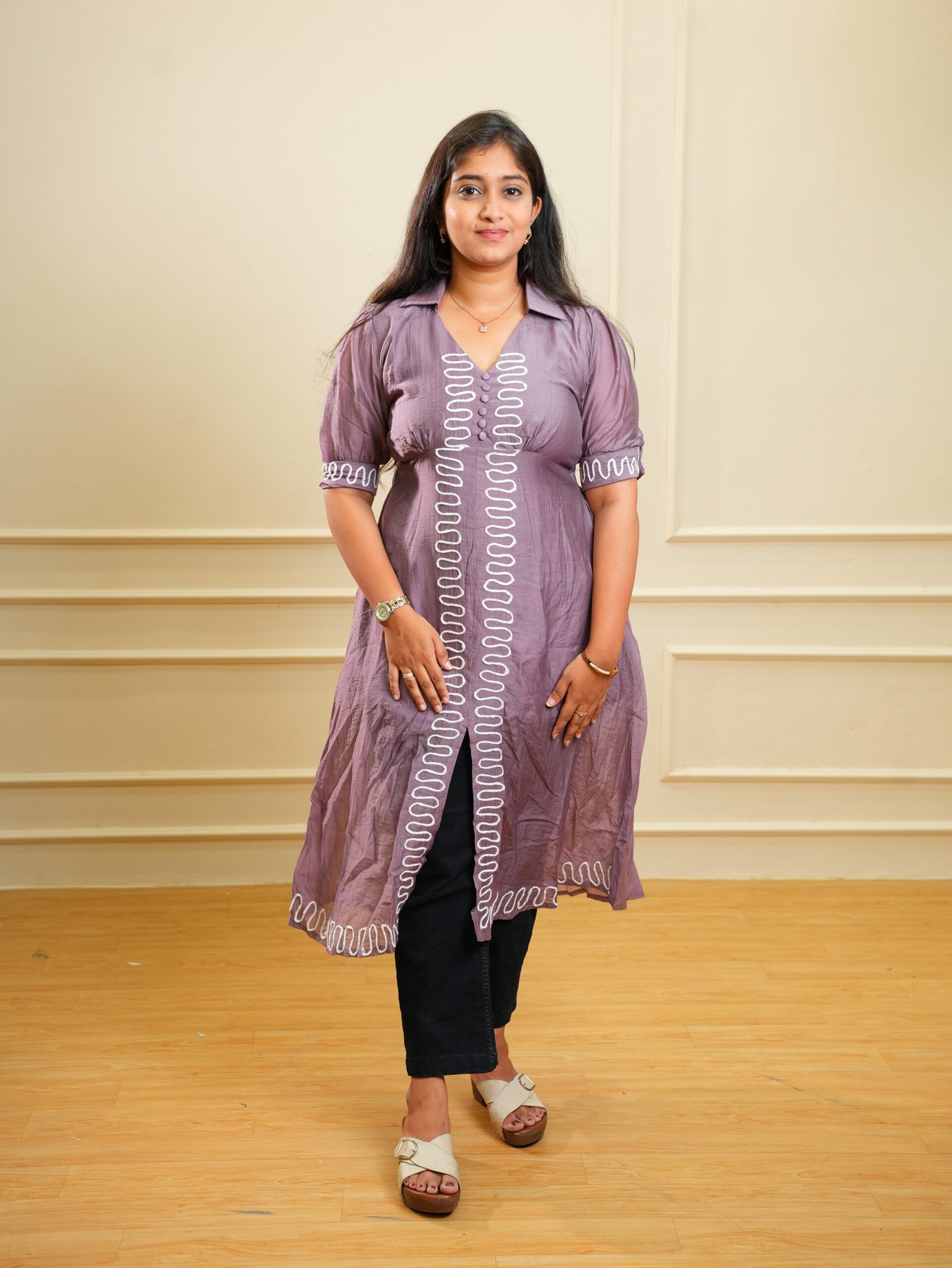Mauve Embroidered Straight Ethnic Kurta