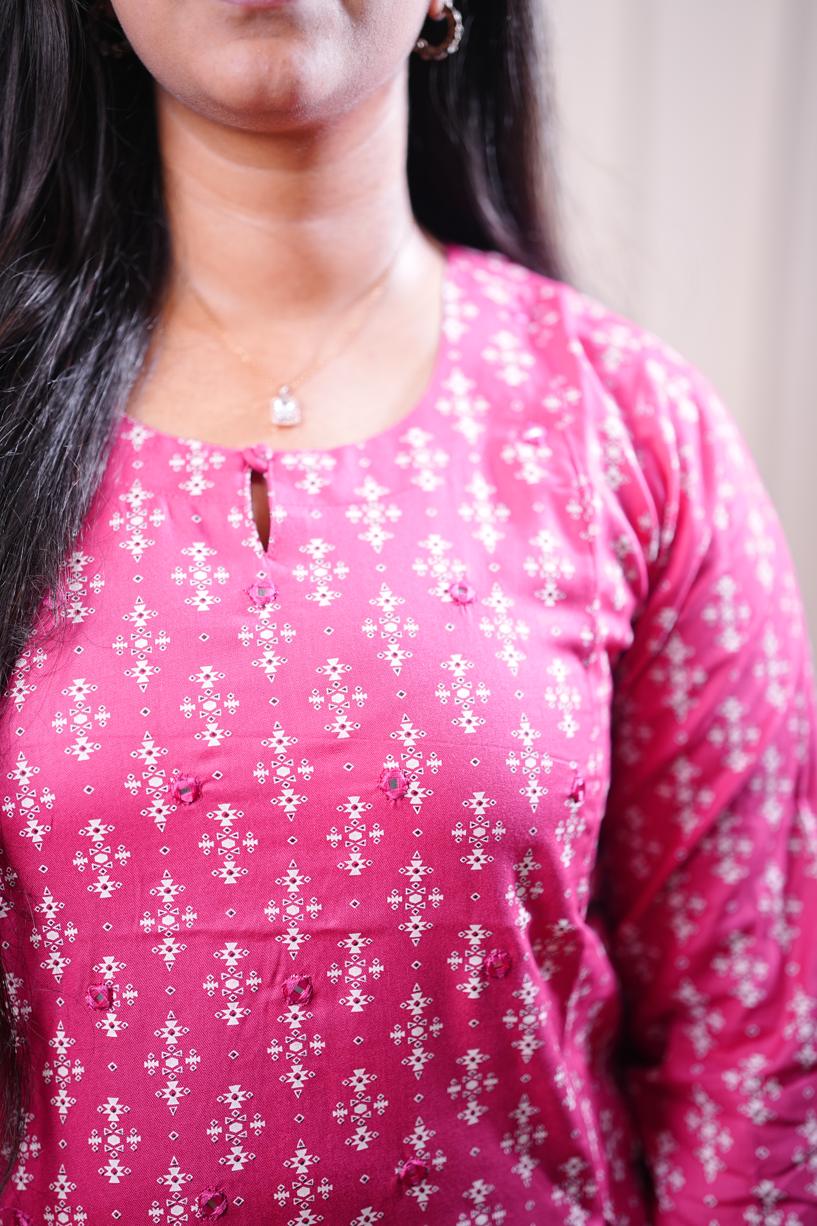 Rosebud Motif Printed Straight Kurta - Image 2