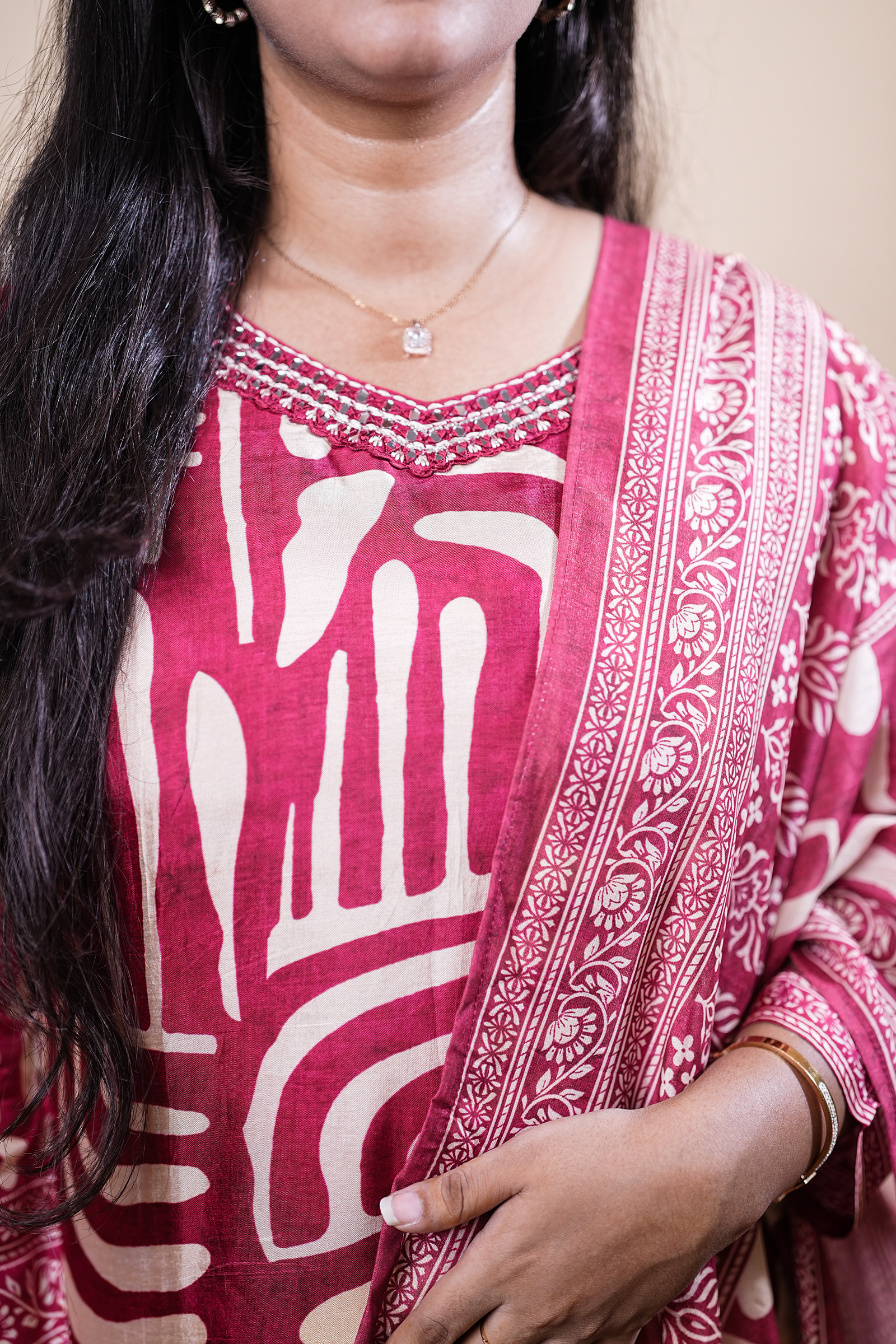 Printed Kurta Set with Matching Dupatta – Maroon & Cream - Image 2